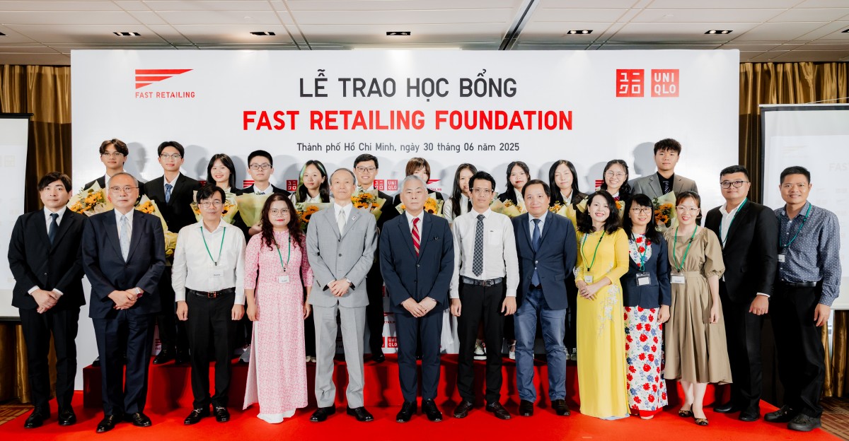 Fast Retailing trao tặng học bổng năm thứ 3 liên tiếp dành cho học sinh Việt Nam
