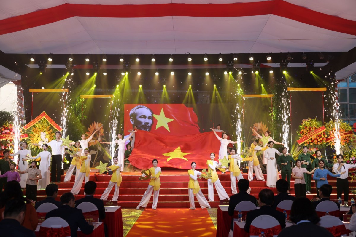 Hào khí 80 năm Văn khoa: Từ sắc lệnh lập quốc đến vị thế đại học tinh hoa Hào khí 80 năm Văn khoa: Từ sắc lệnh lập quốc đến vị thế đại học tinh hoa