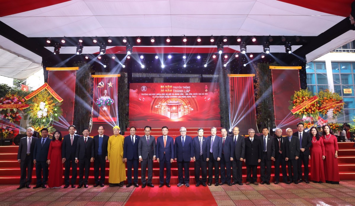 Hào khí 80 năm Văn khoa: Từ sắc lệnh lập quốc đến vị thế đại học tinh hoa Hào khí 80 năm Văn khoa: Từ sắc lệnh lập quốc đến vị thế đại học tinh hoa