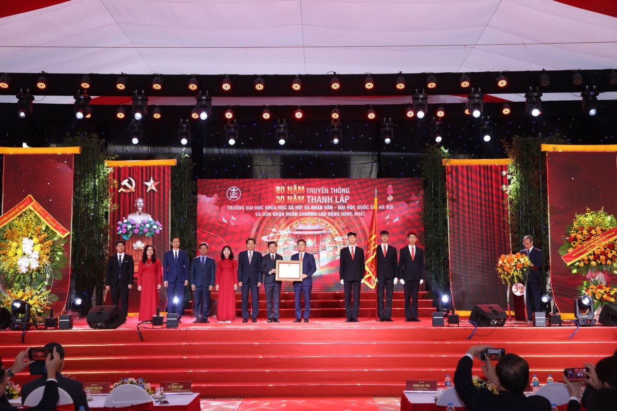 Hào khí 80 năm Văn khoa: Từ sắc lệnh lập quốc đến vị thế đại học tinh hoa Hào khí 80 năm Văn khoa: Từ sắc lệnh lập quốc đến vị thế đại học tinh hoa