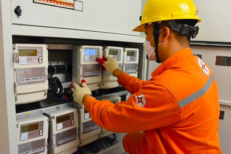 Ứng dụng IoT trong ngành điện giúp giám sát, thu thập dữ liệu thời gian thực và nâng cao hiệu quả vận hành hệ thống năng lượng tại Hà Nội.