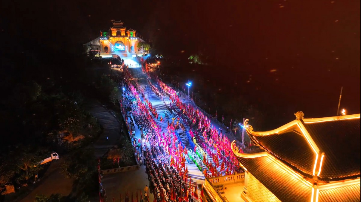 m&ocirc; h&igrave;nh &ldquo;thực cảnh c&ocirc;ng nghệ&rdquo; như Đ&agrave;n K&iacute;nh Thi&ecirc;n