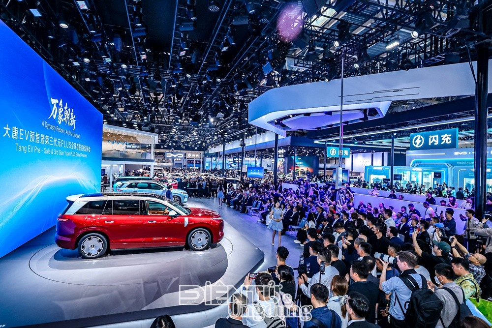 BYD ra mắt siêu xe điện 1.000 mã lực và phiên bản thương mại xe nhanh nhất thế giới tại Bắc Kinh