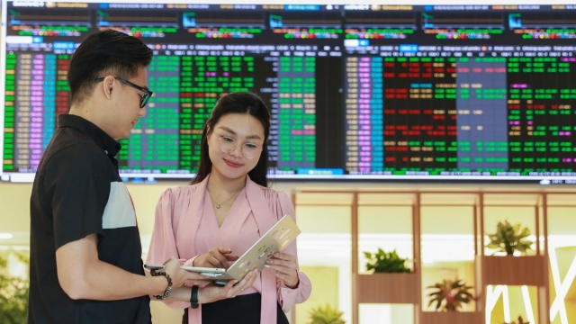 Nhận định chứng khoán 1/7: VN-Index có thể giằng co quanh vùng 1.850 điểm