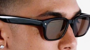 Meta khóa camera kính thông minh khi người dùng phá đèn LED ghi hình