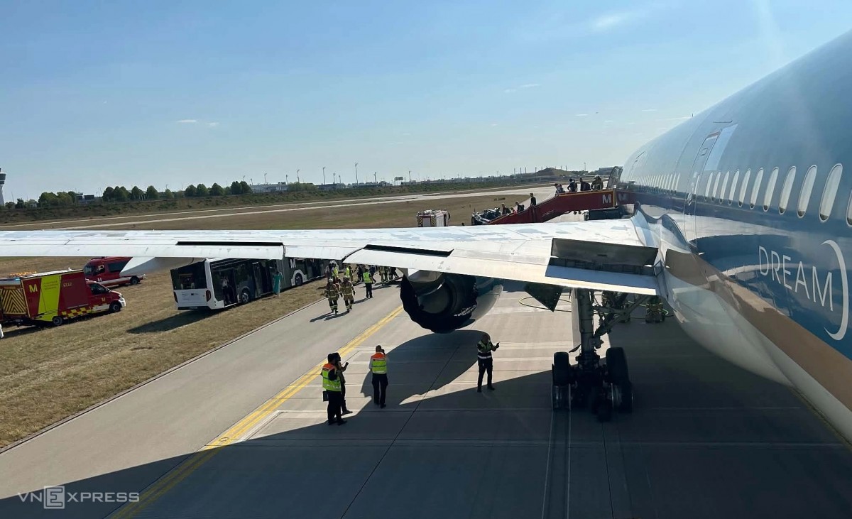 Hai giờ căng thẳng trên chuyến bay VN34 phải quay lại Munich