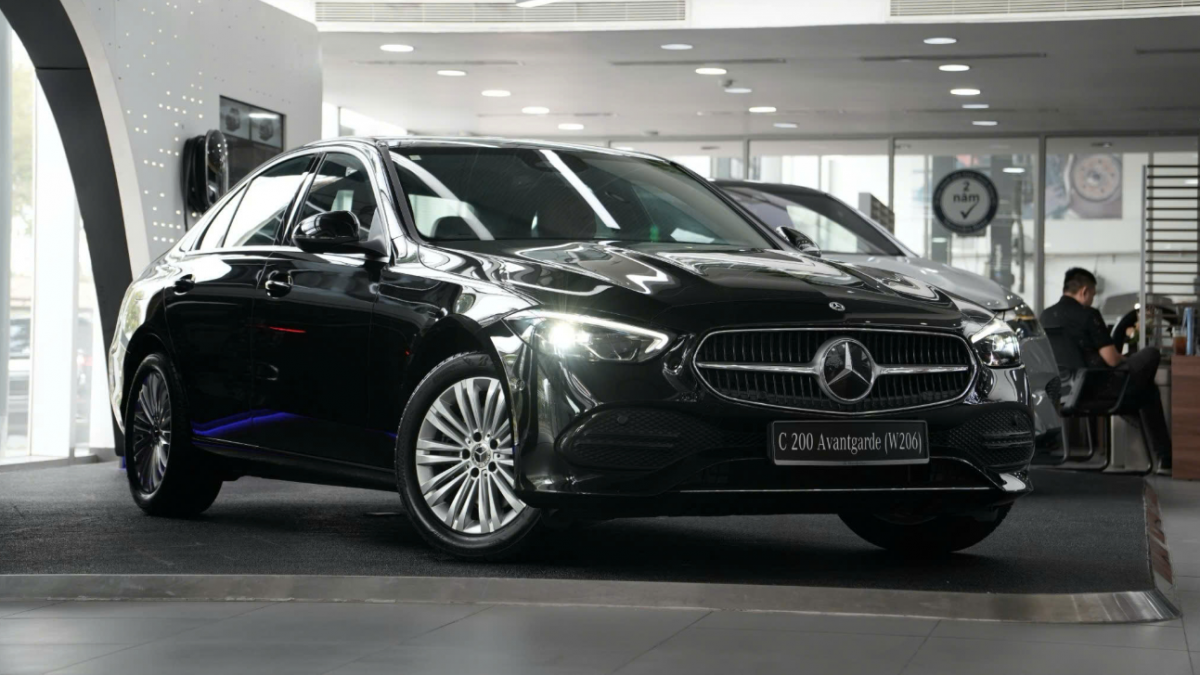 Mercedes-Benz Việt Nam triệu hồi gần 300 xe C200/300 do lỗi cụm ổ khóa