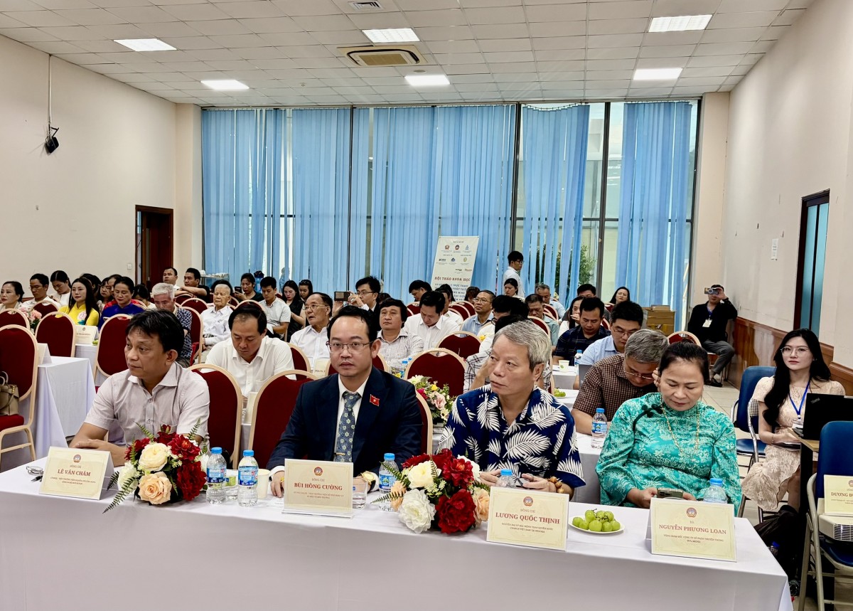 Hà Nội tìm lời giải cho bài toán bãi đỗ xe và hạ tầng sạc điện