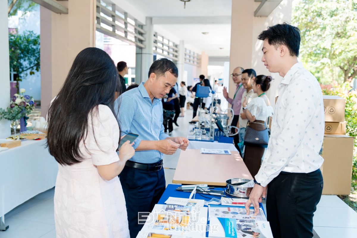 analytica Vietnam