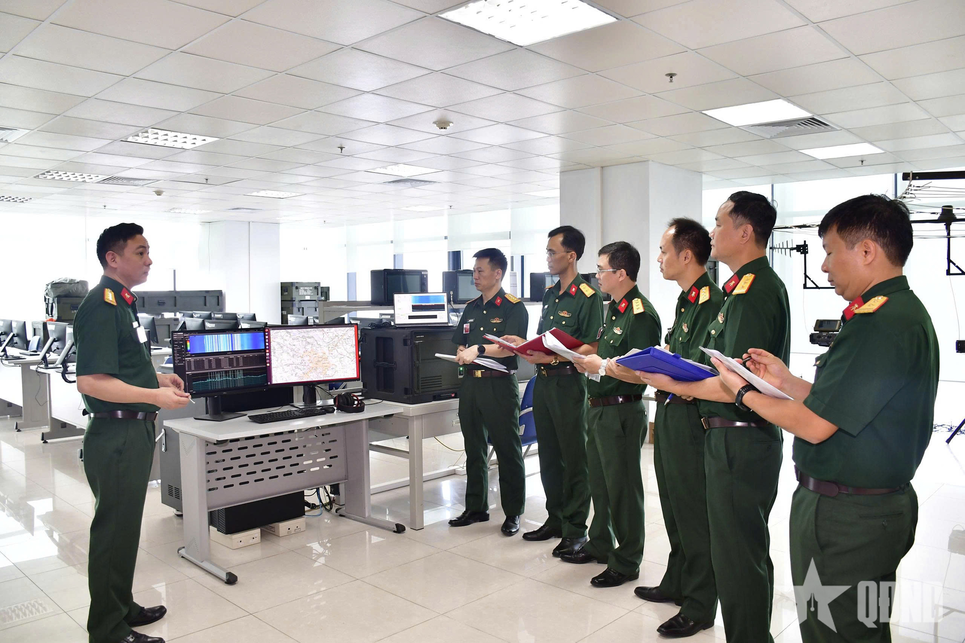 Giữ tốt, dùng bền ở Khoa Vô tuyến điện tử - Học viện Kỹ thuật Quân sự