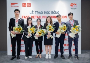 Quỹ Fast Retailing trao tặng 6 suất học bổng cho du học sinh Việt Nam